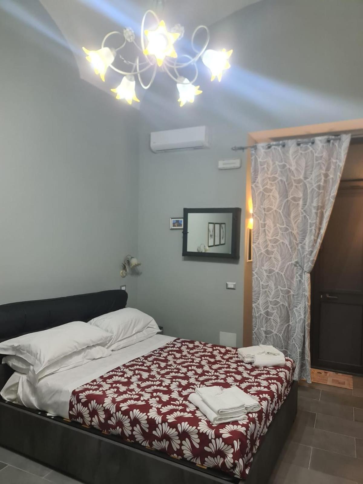 Queen'S Apartament カターニア エクステリア 写真